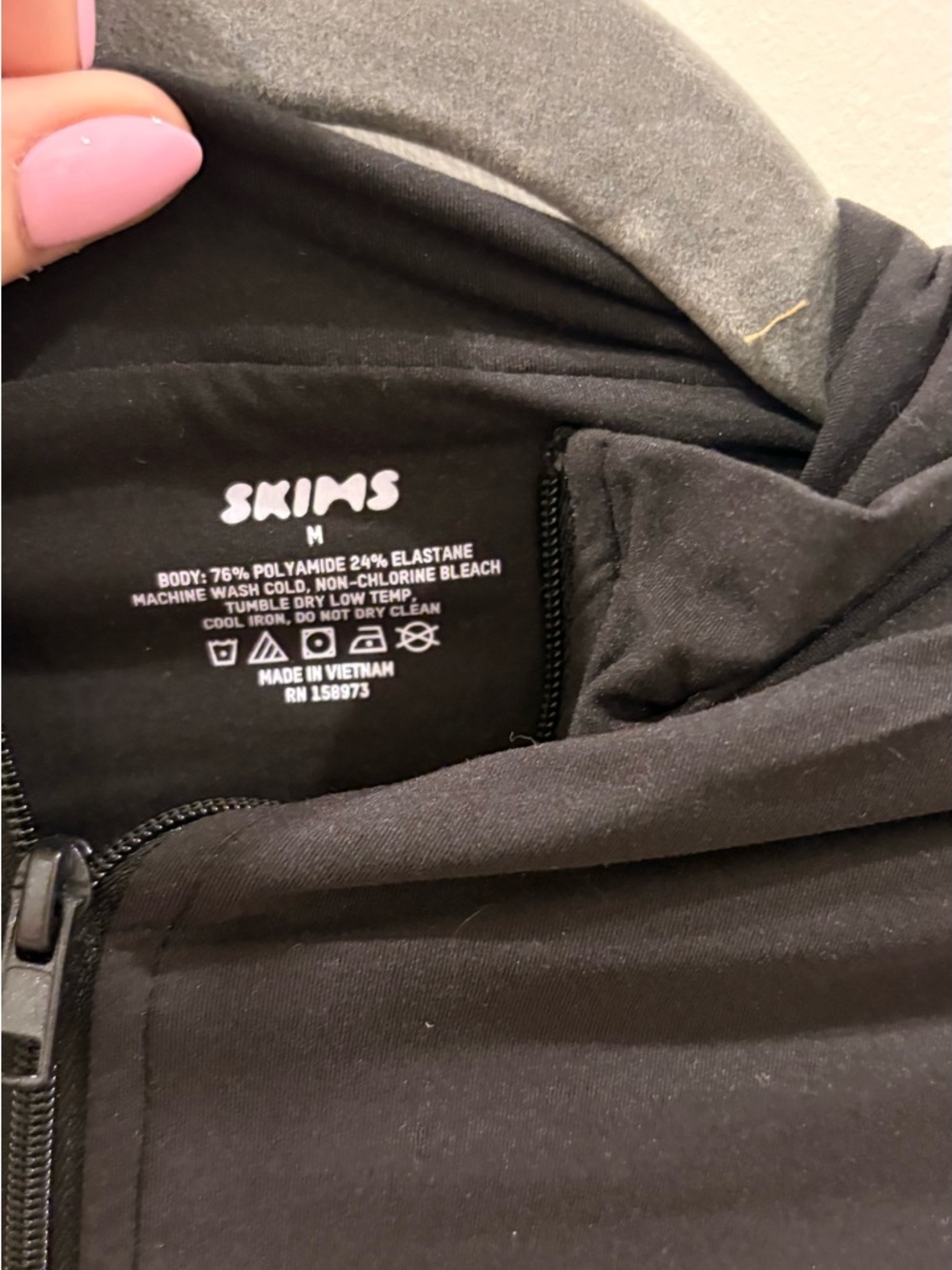 SKIMS Black Zip-Front Long Sleeve Bodysuit - Picture 2 of 3